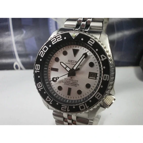 Seiko Silver and Black Men's Watch